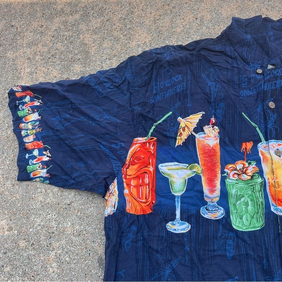 VINTAGE Big Dogs Shirt Blue Hawaiian Button Up Rayon Tropical Drinks - Picture 4 of 8